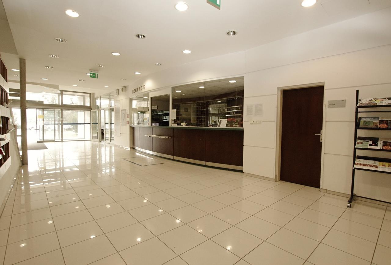 Kolej Akademie Hotell Brno Exteriör bild